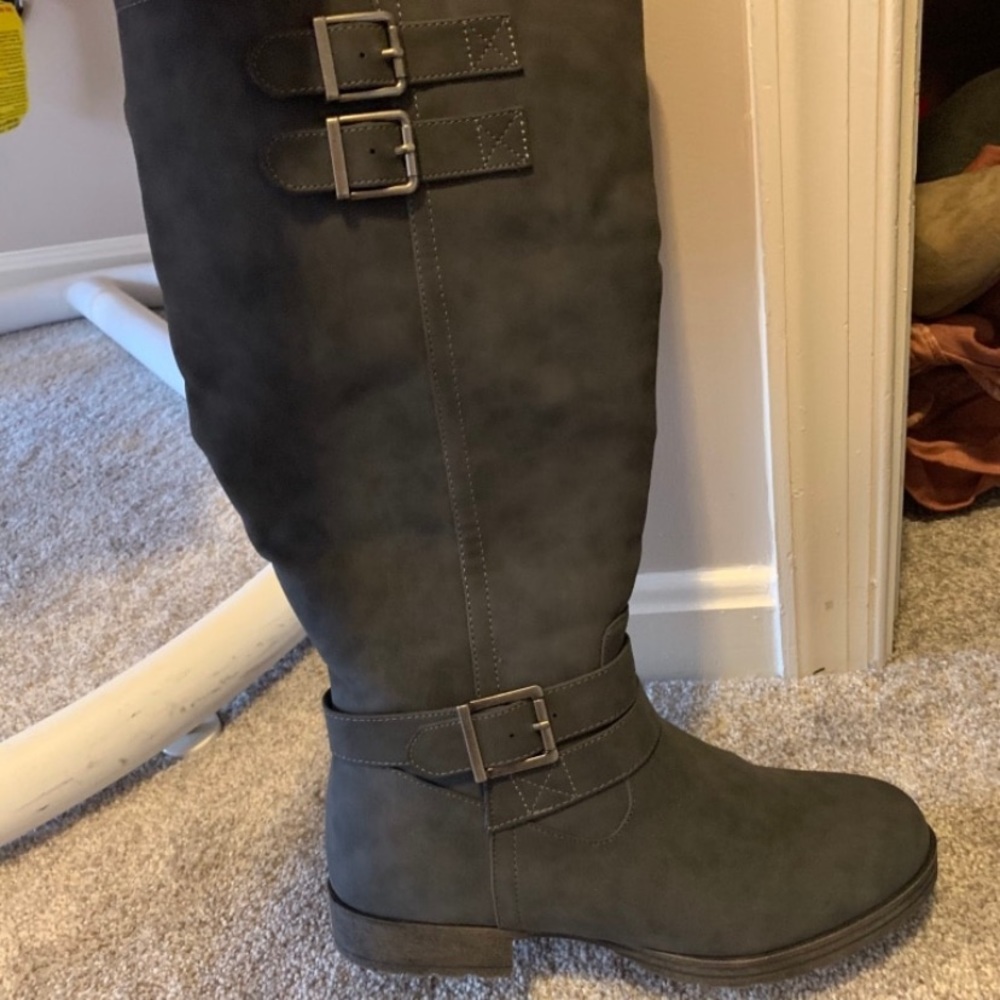 Riding boots